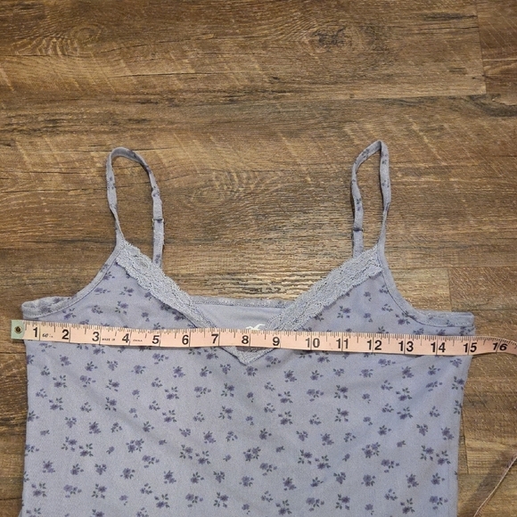 Hollister Purple Sleeveless Cropped Camisole With Flowers Junior Size Medium - Picture 8 of 10